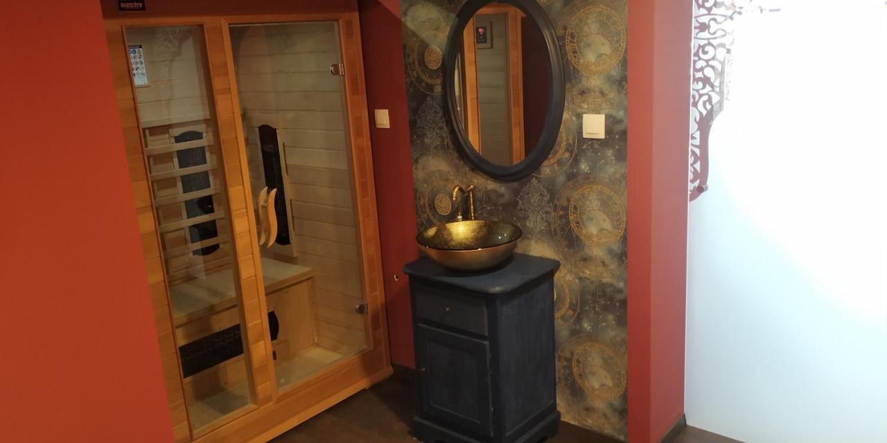 Guest House Romantika Panzio Gyula Εξωτερικό φωτογραφία