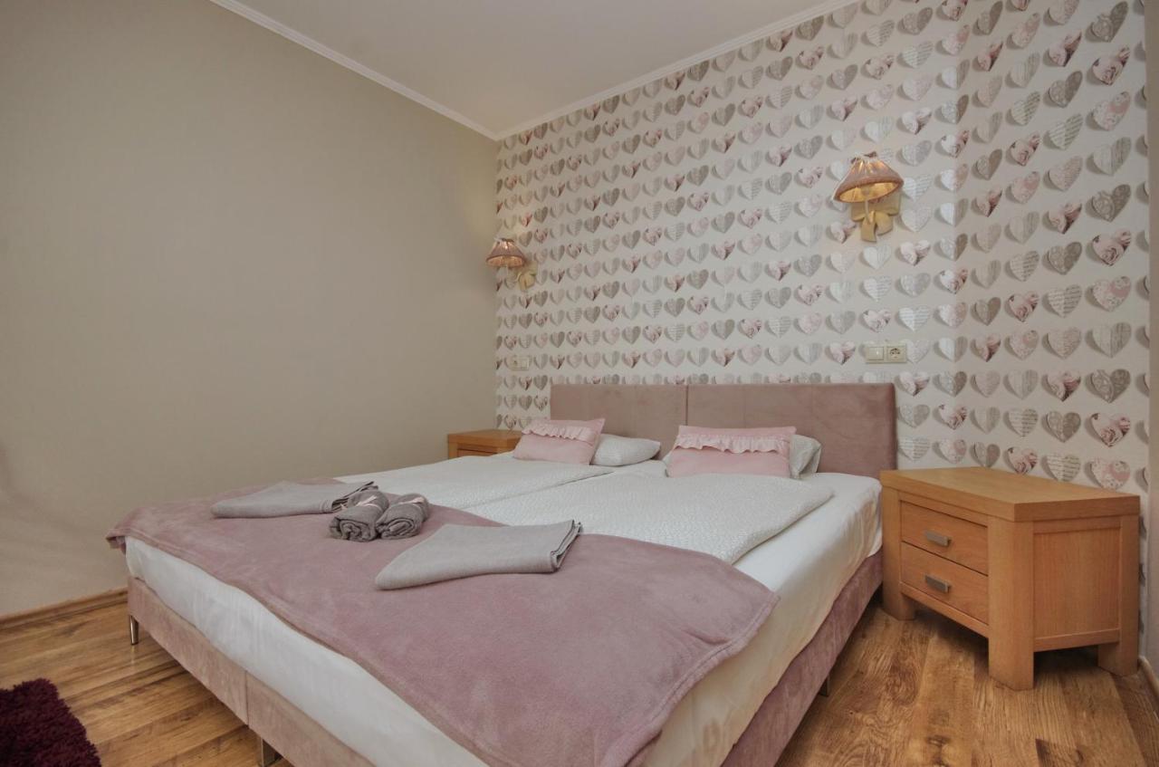 Guest House Romantika Panzio Gyula Εξωτερικό φωτογραφία