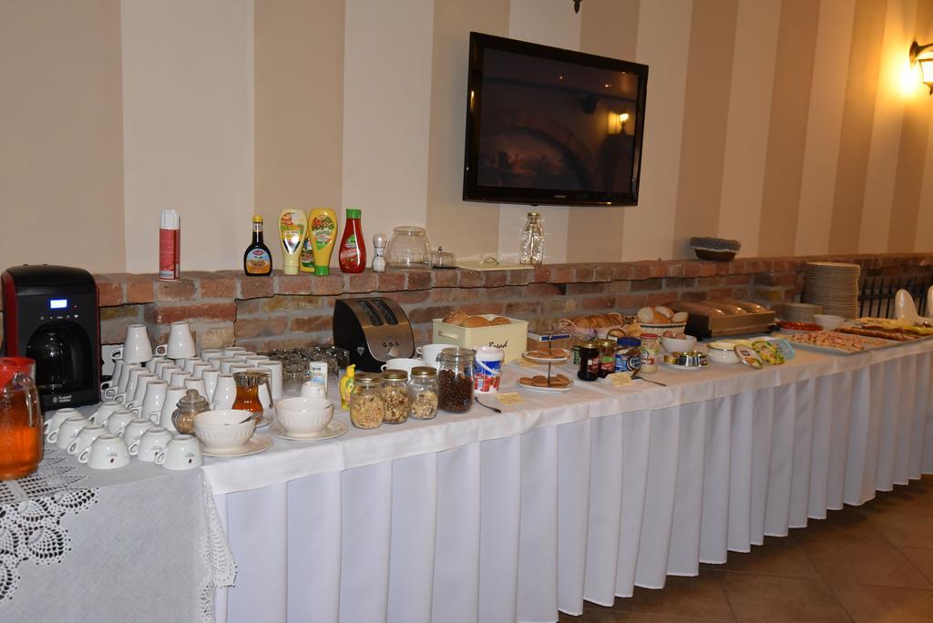 Guest House Romantika Panzio Gyula Εξωτερικό φωτογραφία