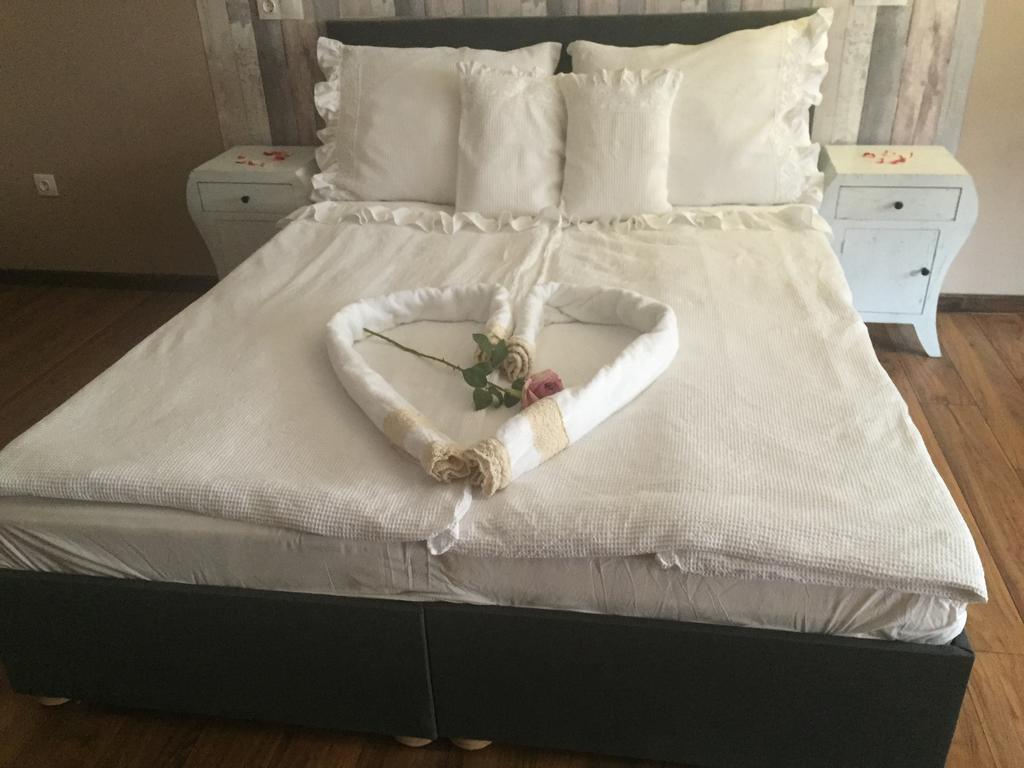 Guest House Romantika Panzio Gyula Εξωτερικό φωτογραφία