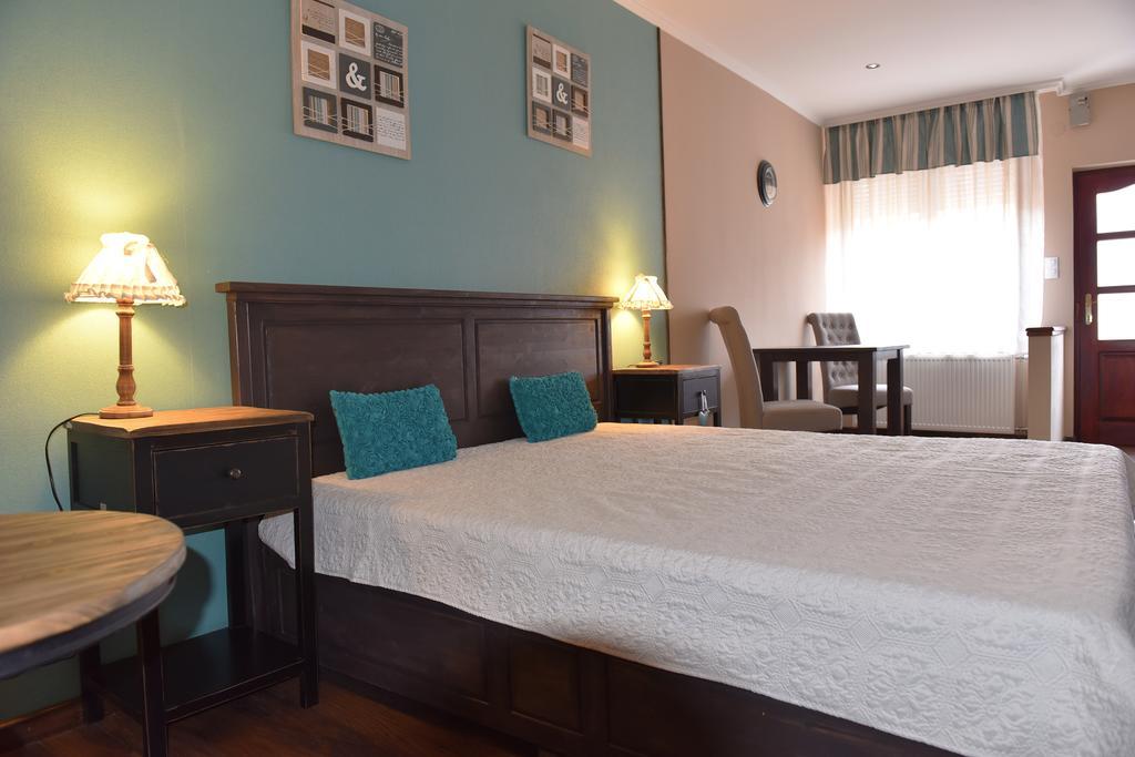 Guest House Romantika Panzio Gyula Δωμάτιο φωτογραφία