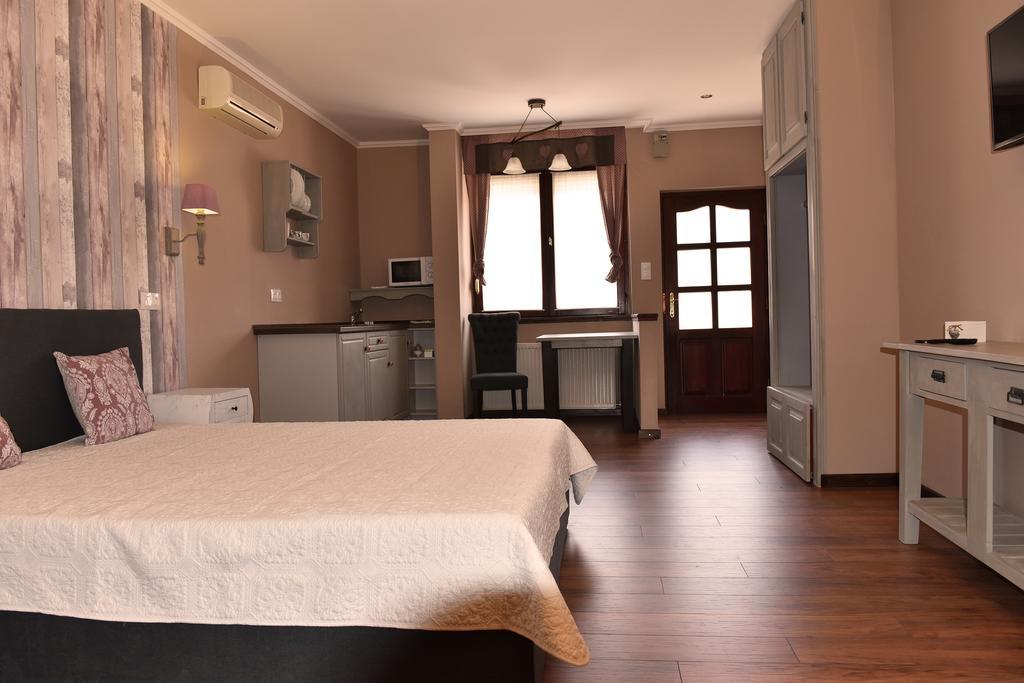 Guest House Romantika Panzio Gyula Δωμάτιο φωτογραφία