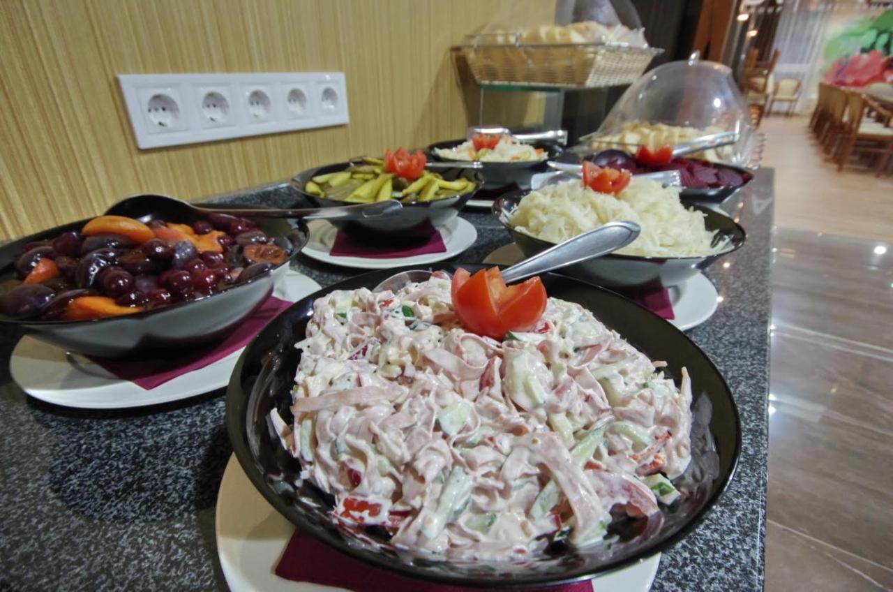 Guest House Romantika Panzio Gyula Εξωτερικό φωτογραφία