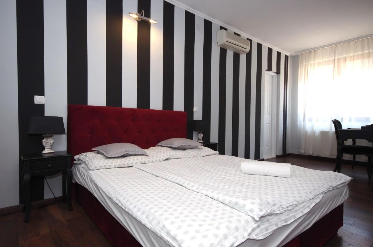 Guest House Romantika Panzio Gyula Εξωτερικό φωτογραφία
