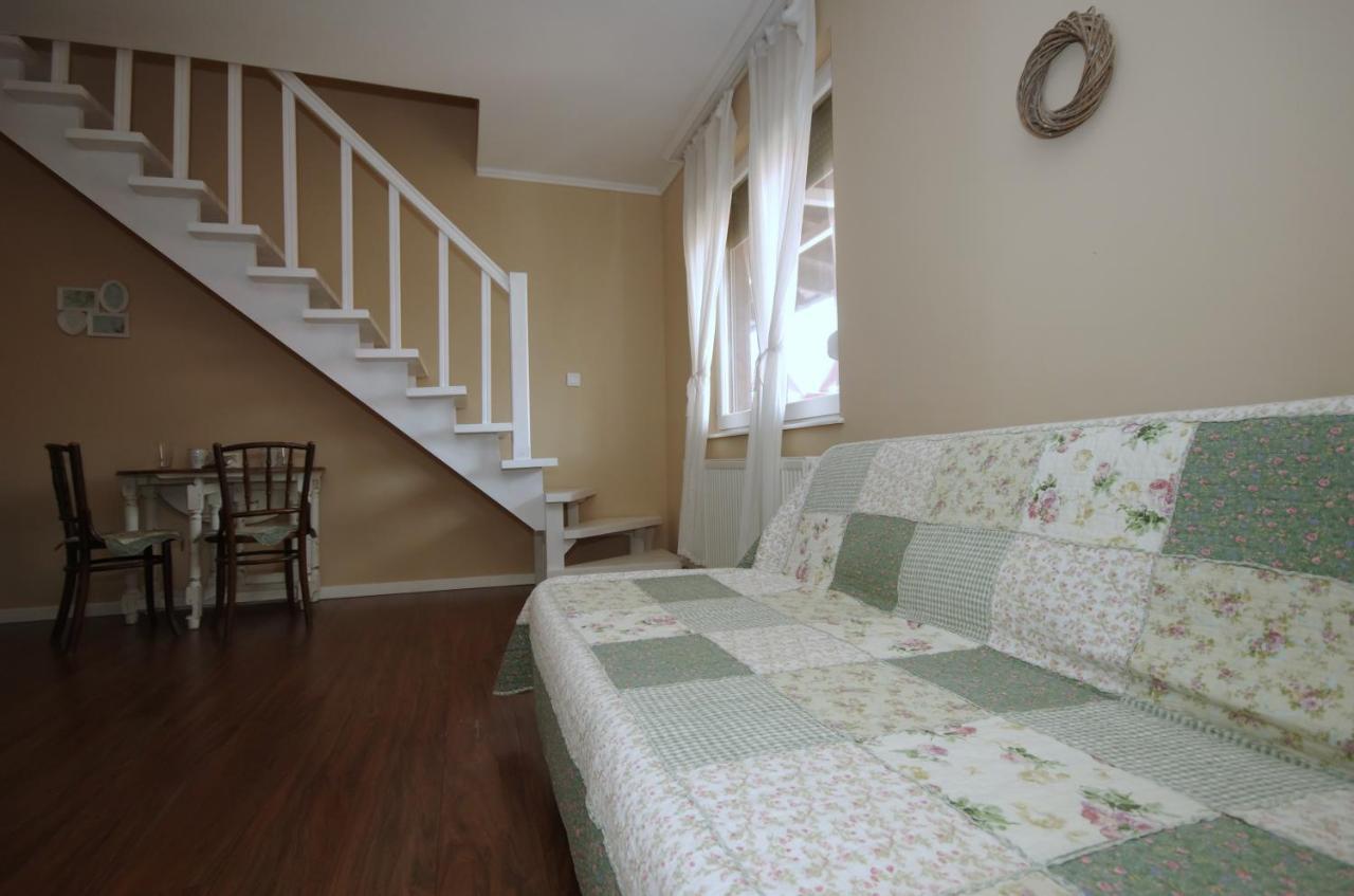Guest House Romantika Panzio Gyula Εξωτερικό φωτογραφία